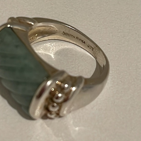 Vintage Judith Ripka Jade and Silver Ring. - Picture 3 of 5